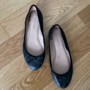 Banana republic black leather ballet flats size 7/37